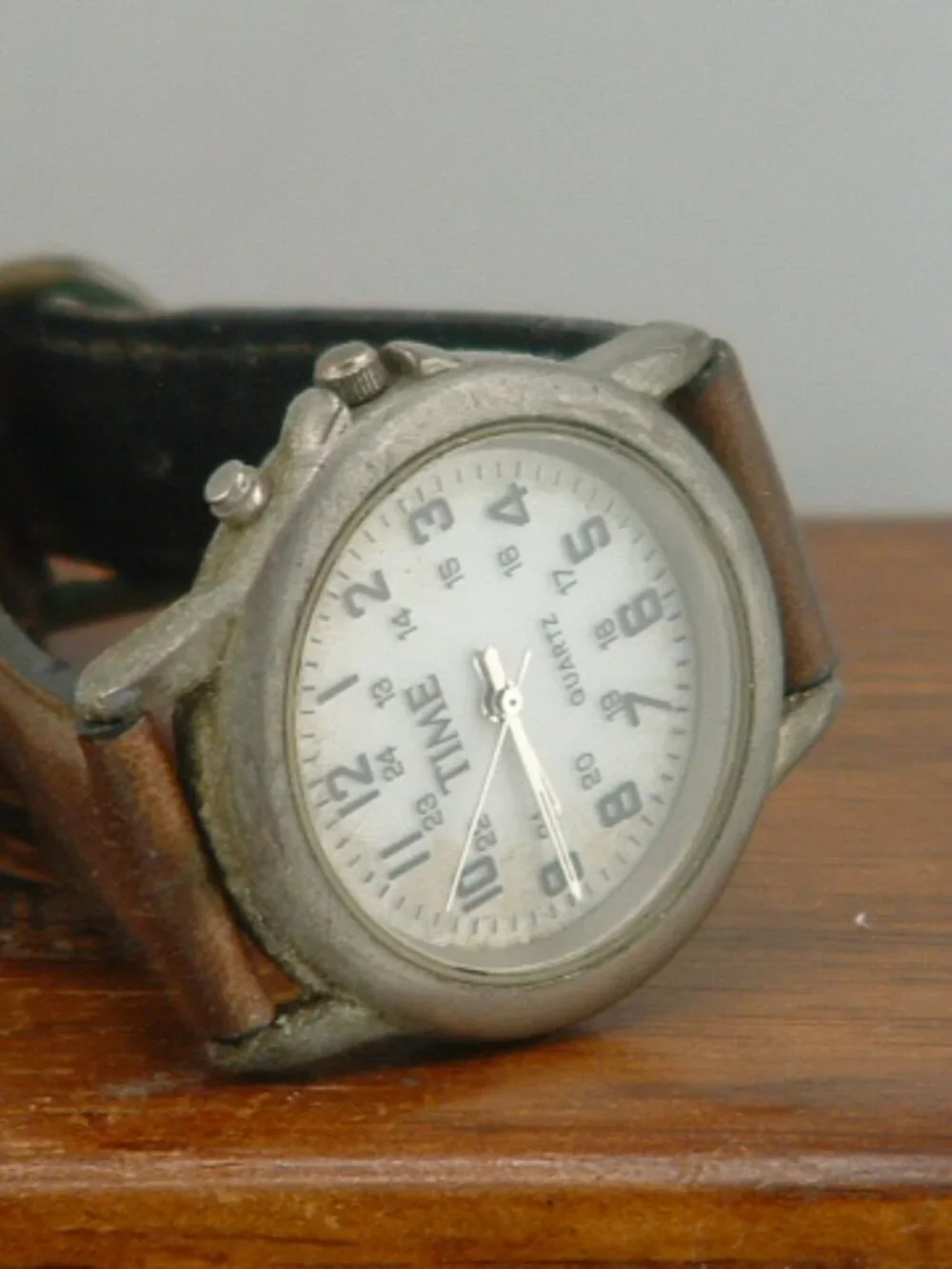 Pre-Owned Women's Time Casual Analog Outdoors Watch
